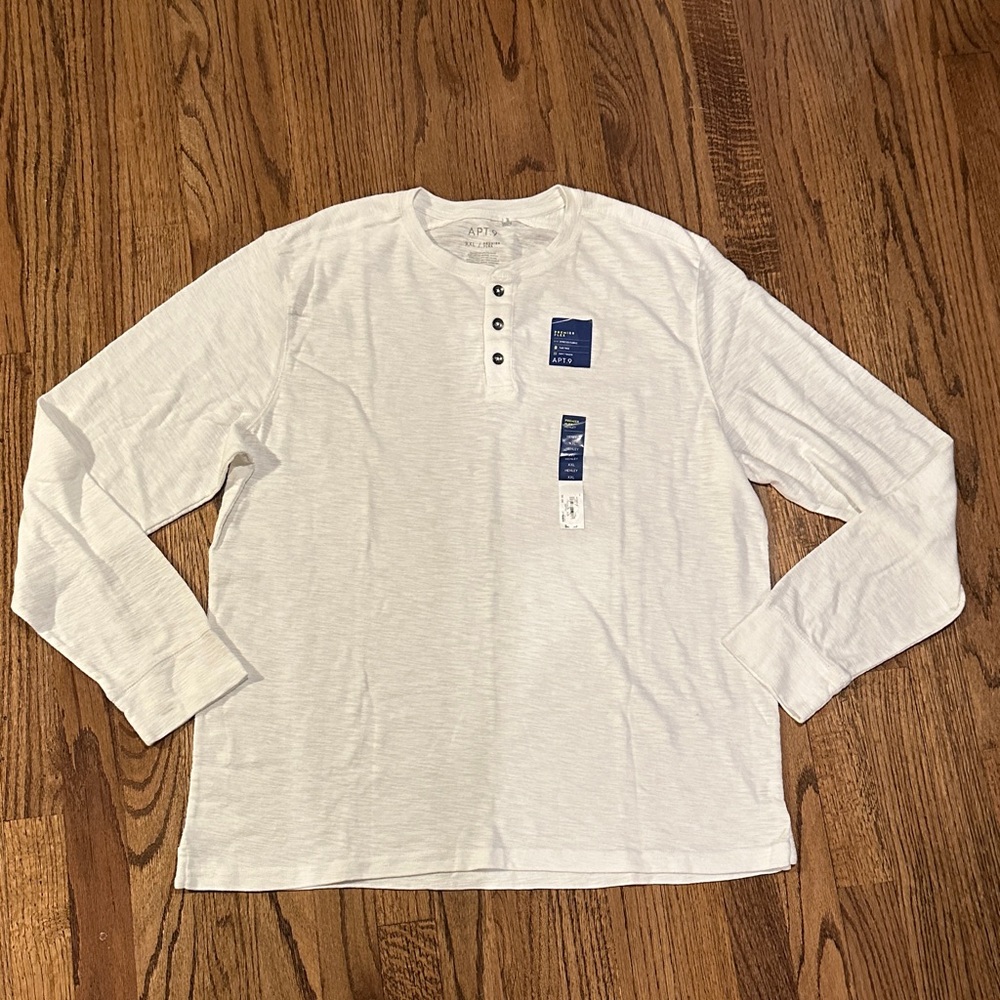 NWT- men’s Apt. 9 White Long Sleeve Henley Shirt. Size XXL